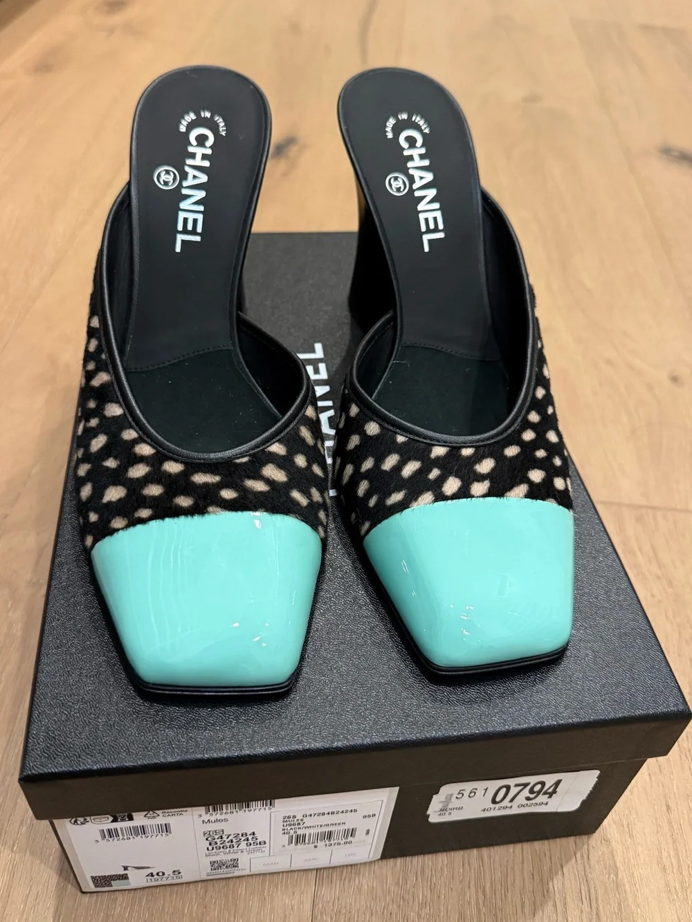 LAST CHANCE NWT CHANEL 26S Blazy Black & Turquoise Mules - size 40.5 - Picture 1 of 4